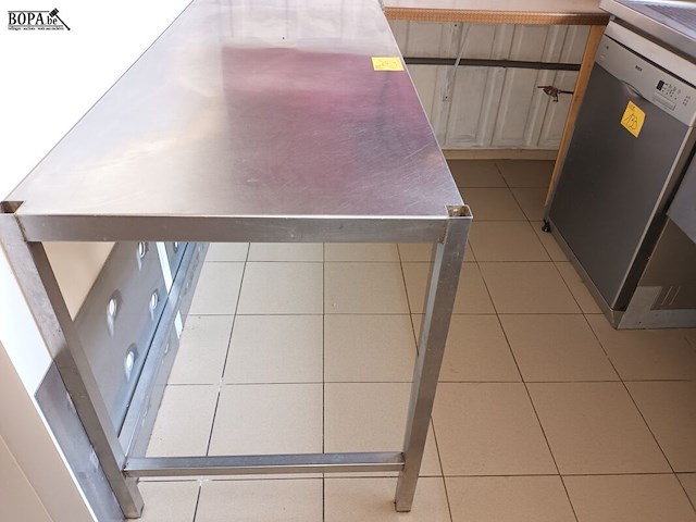Lot 135 - rvs werktafel met houten aanbouw - afbeelding 2 van  4
