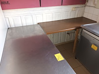 Lot 135 - rvs werktafel met houten aanbouw - afbeelding 3 van  4