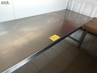 Lot 135 - rvs werktafel met houten aanbouw - afbeelding 4 van  4