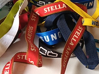 Lot 135 - sleutelhangers. 40 stuks - afbeelding 2 van  5