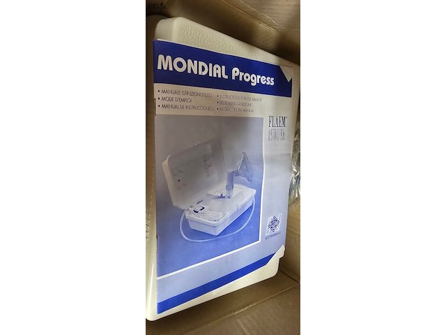 Lot 136 - aerosol therapie set - afbeelding 2 van  3