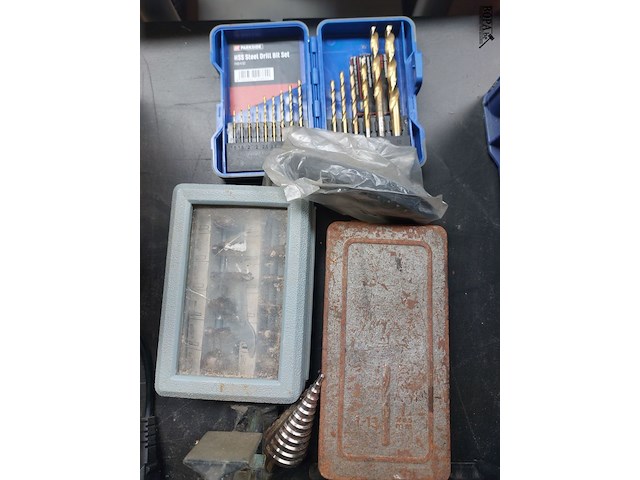 Lot 136 - borensets en bitsset, ong.4 stuks - afbeelding 2 van  4