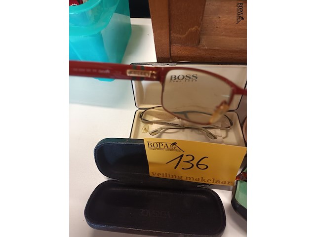 Lot 136 - brillen. 4 stuks - afbeelding 4 van  6