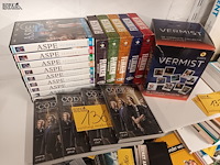 Lot 136 - dvd’s politieseries en detectives - afbeelding 1 van  4