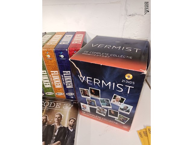 Lot 136 - dvd’s politieseries en detectives - afbeelding 4 van  4