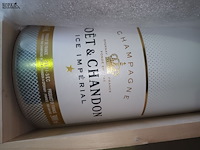 Lot 136 - fles moët & chandon van 3 liter - afbeelding 5 van  5