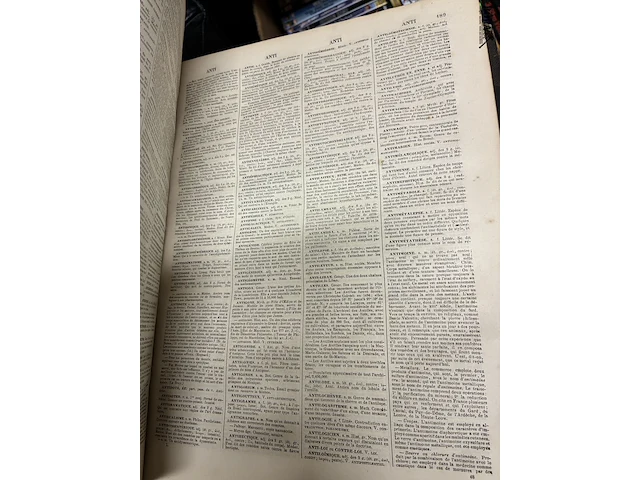 Lot 136 - franse dictionnaire 1850 - 2 stuks - afbeelding 3 van  4
