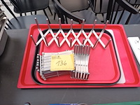 Lot 136 - keukengerei. 9 stuks - afbeelding 1 van  3