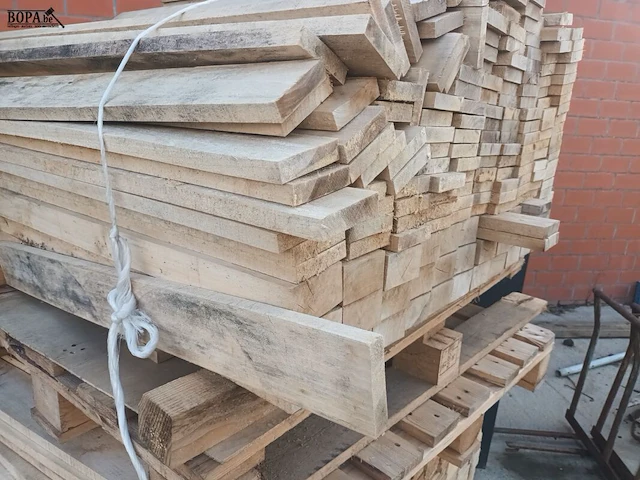 Lot 136 - lot houten planken - afbeelding 2 van  3