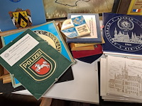 Lot 136 - politie/ipa kaders, tegeltjes, sleutelkastje…ong 37 stuks - afbeelding 2 van  6