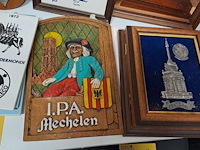 Lot 136 - politie/ipa kaders, tegeltjes, sleutelkastje…ong 37 stuks - afbeelding 6 van  6