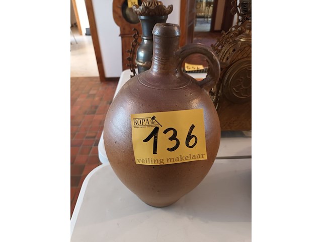 Lot 136 - stenen kruik - afbeelding 1 van  3
