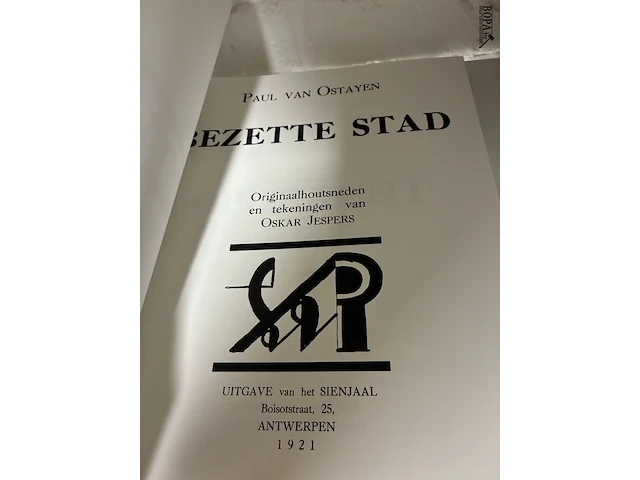 Lot 137 - boek 'bezette stad' - paul van ostayen - 1921 - afbeelding 3 van  3