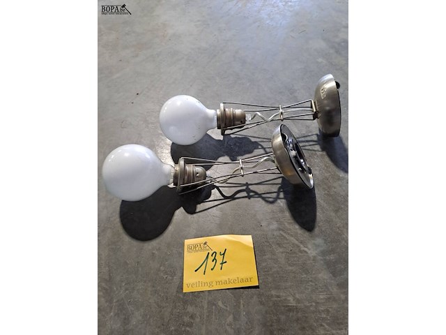 Lot 137 - duo wand - of plafondlampen met minimalistisch frame van sta - afbeelding 1 van  3