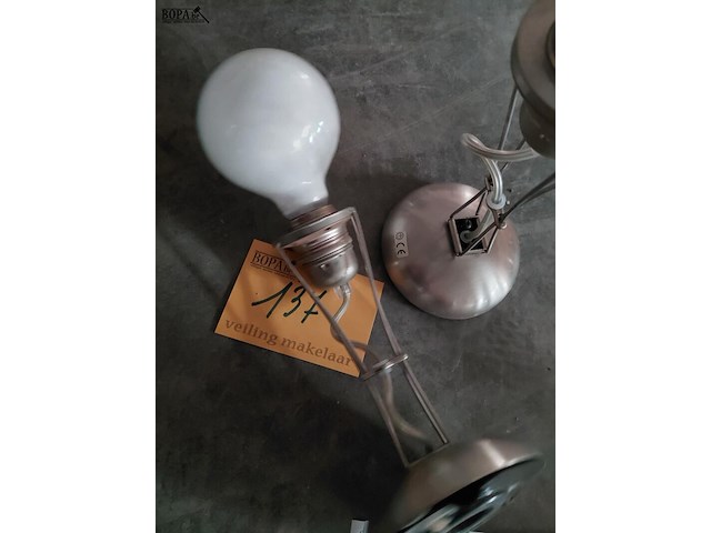 Lot 137 - duo wand - of plafondlampen met minimalistisch frame van sta - afbeelding 2 van  3