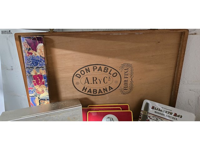 Lot 137 - groot sigaren lot - afbeelding 5 van  7