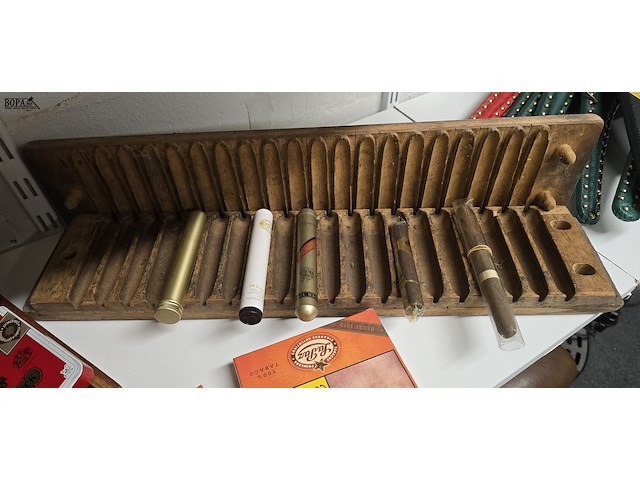 Lot 137 - groot sigaren lot - afbeelding 6 van  7