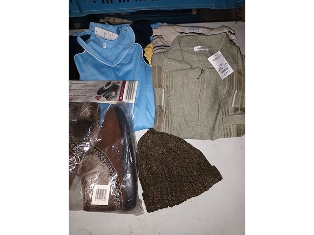 Lot 137 - herenkledij. 17 stuks - afbeelding 2 van  5