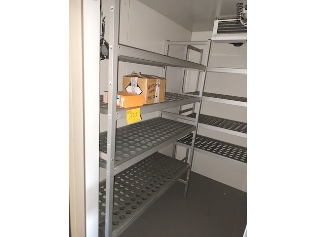 Lot 137 - koelcel voorraadrekken. 2 stuks - afbeelding 2 van  4