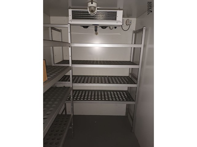 Lot 137 - koelcel voorraadrekken. 2 stuks - afbeelding 3 van  4
