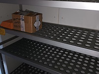 Lot 137 - koelcel voorraadrekken. 2 stuks - afbeelding 4 van  4