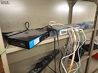 Lot 137 - server pc met toebehoren - afbeelding 5 van  9
