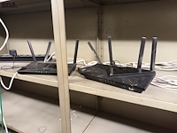 Lot 137 - server pc met toebehoren - afbeelding 6 van  9