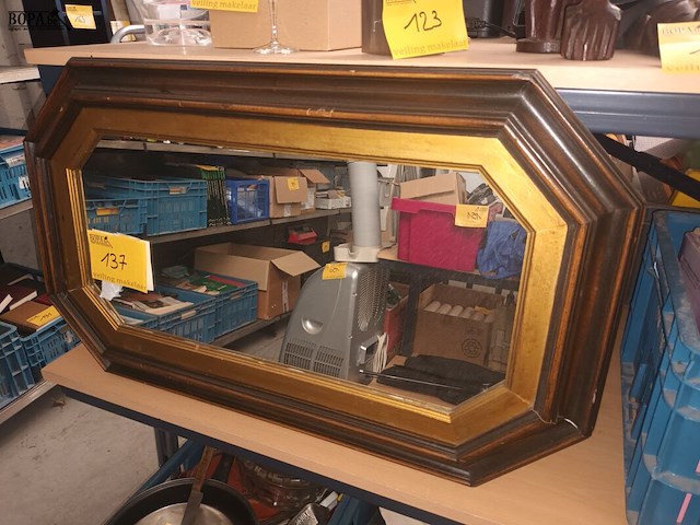 Lot 137 - spiegel - afbeelding 1 van  2