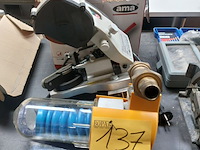 Lot 137 - waterfilter en elektrische kettingzaagslijper - afbeelding 1 van  2