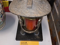 Lot 138 - antieke bronzen graflantaarn - afbeelding 3 van  5