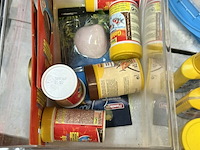 Lot 138 - aquarium plastiek met diverse toebehoren voor vis: voeding - - afbeelding 3 van  4