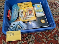 Lot 138 - lot spiritualiteit: boeken rond kaartleggen, geesten, tarot - afbeelding 4 van  4