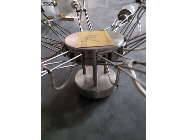 Lot 138 - lumina matrix otto plafondlamp - ontwerp van yaacob kaufman - afbeelding 3 van  4