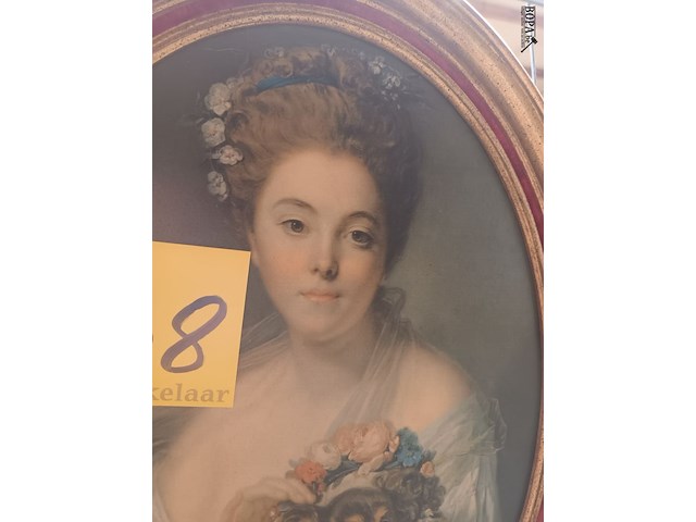 Lot 138 - ovalen kader vrouw met hondje - afbeelding 3 van  3