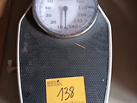 Lot 138 - personenweegschaal medisana - afbeelding 1 van  3