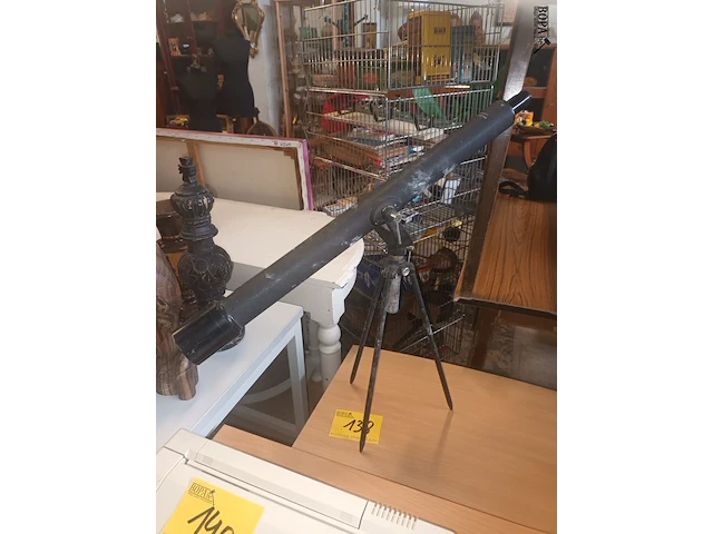 Lot 138 - telescoop op tafel statief - afbeelding 1 van  4