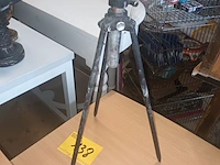 Lot 138 - telescoop op tafel statief - afbeelding 2 van  4