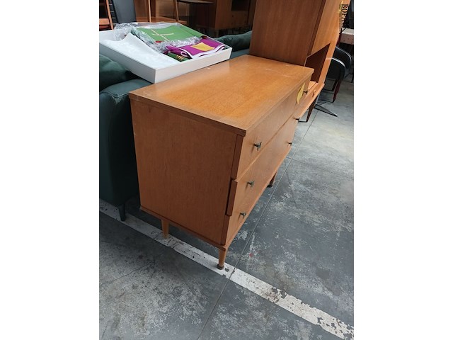 Lot 138 - vintage houten ladekast - afbeelding 2 van  3