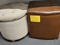 Lot 138 - vintage poef met deksel 2 stuks - afbeelding 1 van  5
