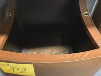 Lot 138 - vintage poef met deksel 2 stuks - afbeelding 5 van  5