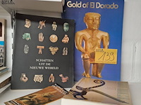 Lot 139 - boeken over indonesië 3 stuks - afbeelding 1 van  4