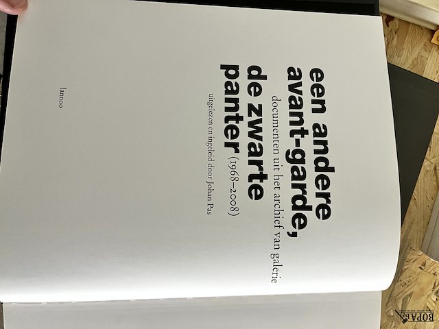 Lot 139 - een andere avant -garde , de zwarte panter - afbeelding 2 van  9