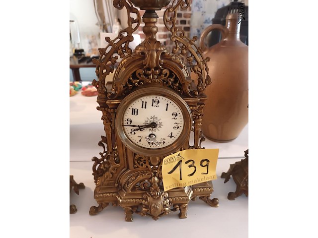 Lot 139 - klokstel in koper - afbeelding 3 van  7