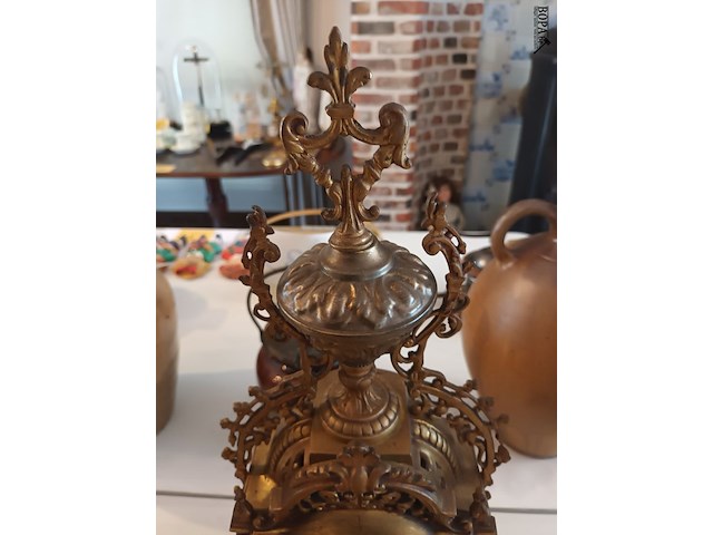 Lot 139 - klokstel in koper - afbeelding 5 van  7