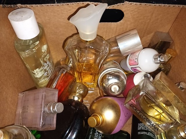 Lot 139 - parfum flessen, aangebroken. 35 stuks - afbeelding 2 van  4