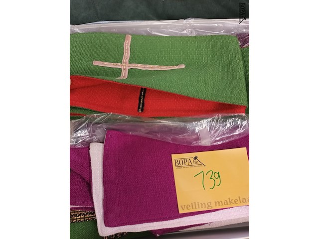 Lot 139 - priestersjaals en doekjes. 13 stuks - afbeelding 3 van  5