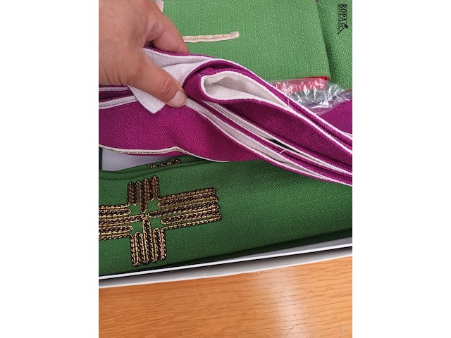 Lot 139 - priestersjaals en doekjes. 13 stuks - afbeelding 4 van  5