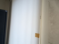 Lot 139 - rolgordijen en lamellen. 5 stuks - afbeelding 2 van  4