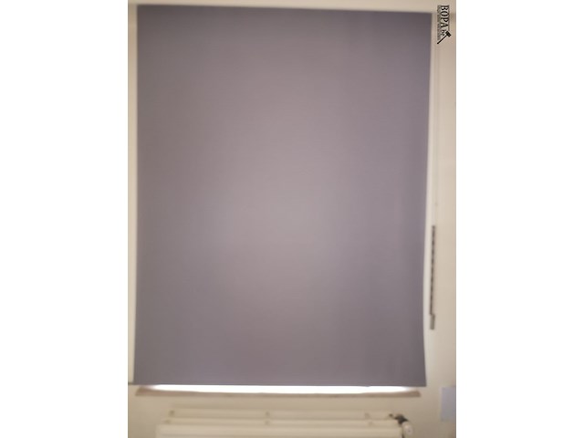 Lot 139 - rolgordijen en lamellen. 5 stuks - afbeelding 4 van  4