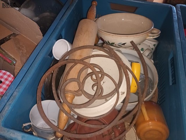 Lot 139 - servies en keukengerei. 4 bakken - afbeelding 4 van  5